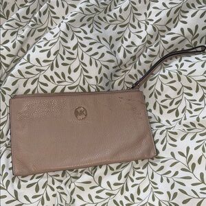Michael Kors Blush Leather Clutch/wristlet